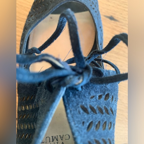 Vince Camuto Cutout Wedge Sandal Shoe Suede Blue Women’s Size 7‎ 1/2 Preloved - Picture 4 of 7